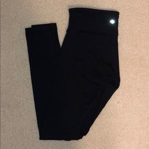 Black lululemon leggings.